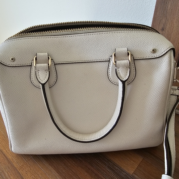 Coach nag - Picture 2 of 3